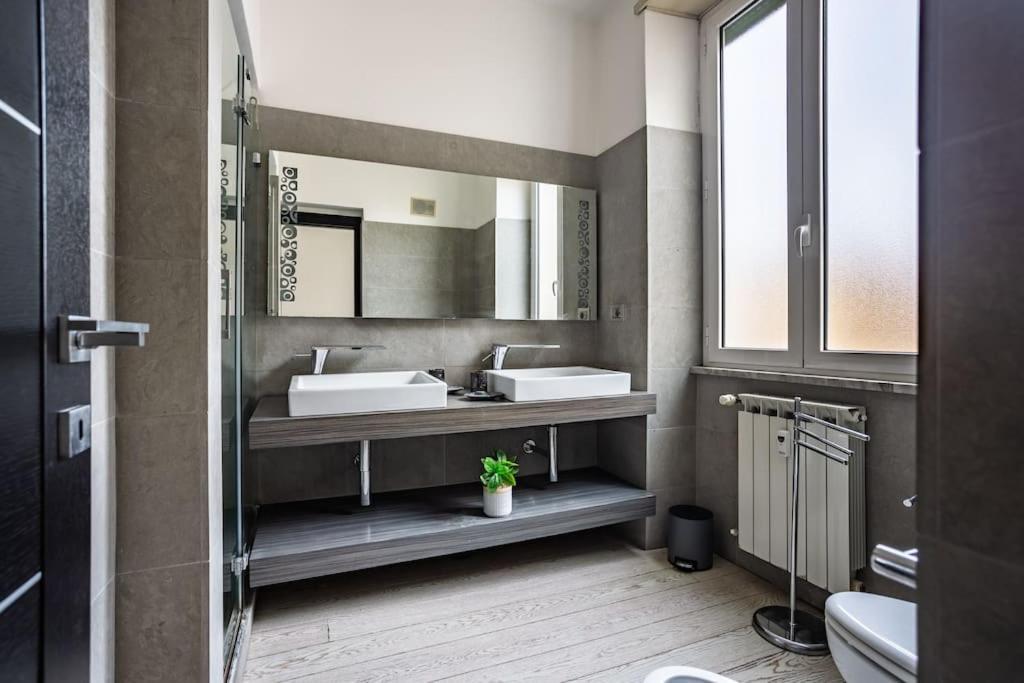 Charme & Luxe 2 Bedroom Center * Rom
