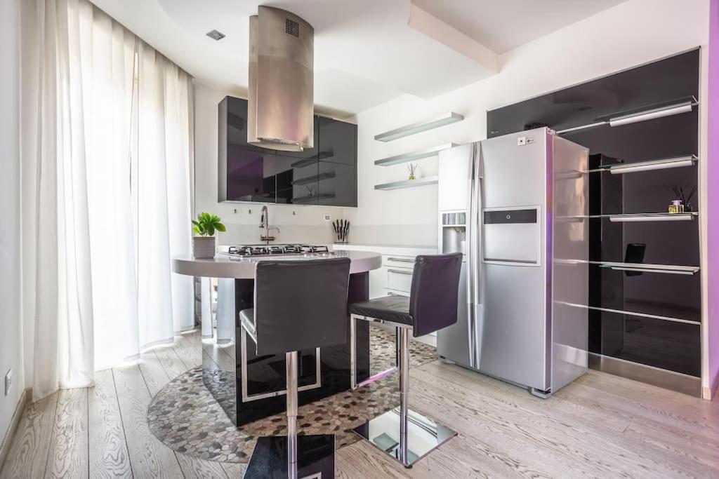 Charme & Luxe 2 Bedroom Center Rom