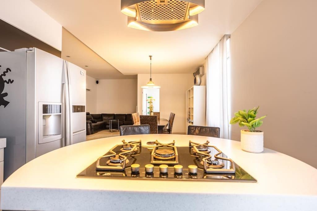 Charme & Luxe 2 Bedroom Center Apartment Rom